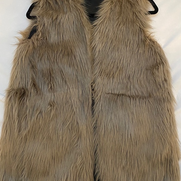 Faux Fur Vest - Picture 1 of 3